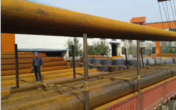 ASTM A672 B60 elektr faolligi (EFW) yuqori haroratli xizmatdagi yumaloq truba